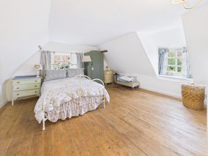 Bedroom- click for photo gallery